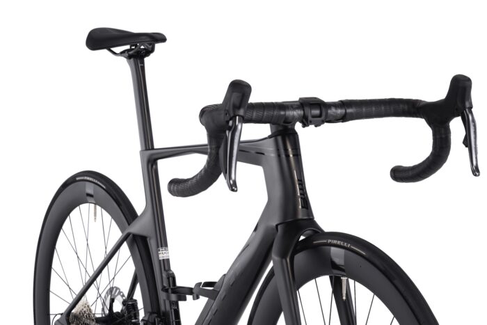 Teammachine R 01 Four